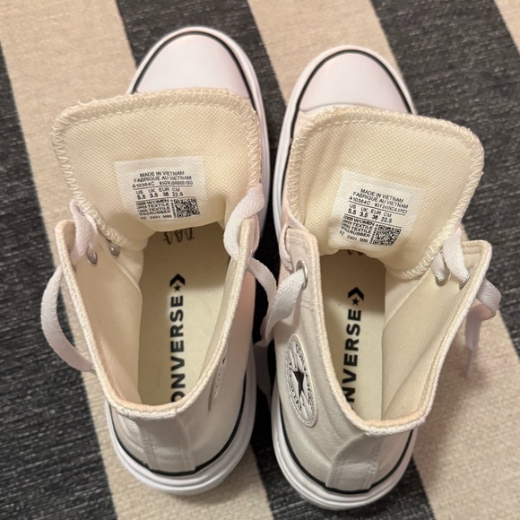 Women’s Converse Chuck Taylor All Star High Top Lugged Heel Platform Shoe White - Picture 7 of 8
